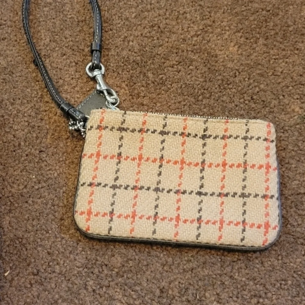 Plaid Tote Bag with Black Straps - Picture 2 of 6